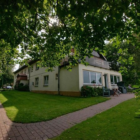 Gasthaus Zum Frohsinn Bosau エクステリア 写真